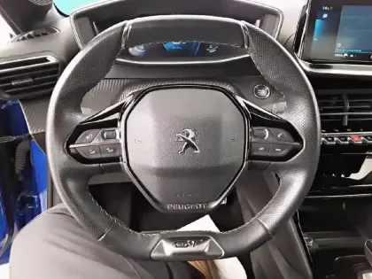 Photo 29 Peugeot 208  Electrique 50 kWh 136ch