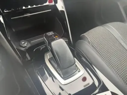 Photo 13 Peugeot 208  Electrique 50 kWh 136ch