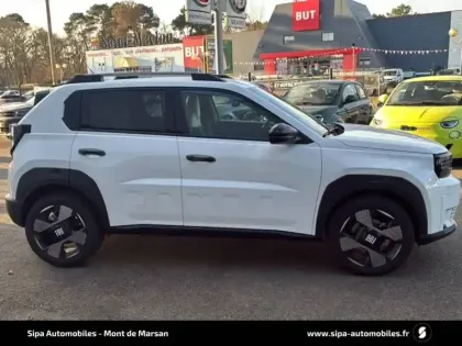 Photo 132 Fiat Grande Panda  T-Gen 3 1.2 Hybrid Turbo 110 ch eDCT6