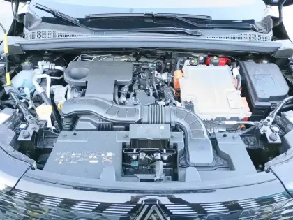 Photo 33 Renault Symbioz  E-Tech full hybrid 145