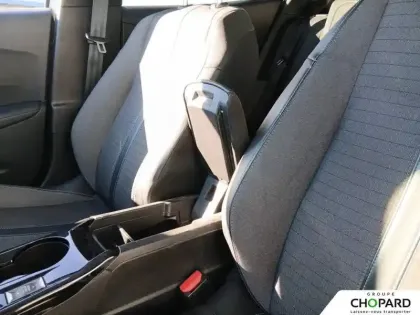 Photo 39 Peugeot 2008  BlueHDi 130 S&S EAT8