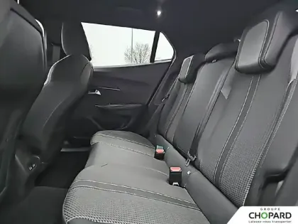 Photo 17 Peugeot 2008  PureTech 130 S&S EAT8