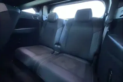 Photo 15 Peugeot 5008  Electrique 325 ch 4x4 73 kWh