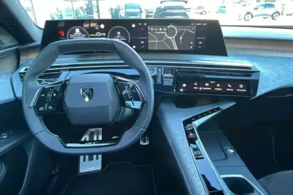 Photo 19 Peugeot 5008  Electrique 325 ch 4x4 73 kWh