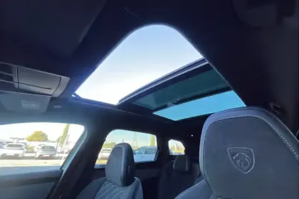 Photo 16 Peugeot 5008  Electrique 325 ch 4x4 73 kWh