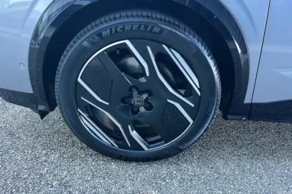 Photo 9 Peugeot 5008  Electrique 325 ch 4x4 73 kWh