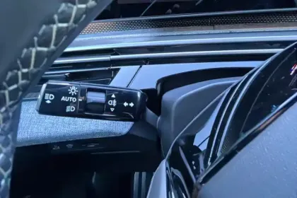 Photo 26 Peugeot 5008  Electrique 325 ch 4x4 73 kWh