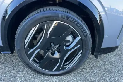 Photo 10 Peugeot 5008  Electrique 325 ch 4x4 73 kWh