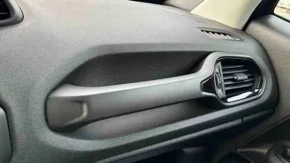 Photo 33 Jeep Renegade  1.5 Turbo T4 130 ch BVR7 e-Hybrid