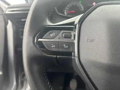 Photo 17 Peugeot 208  BlueHDi 100 S&S BVM6