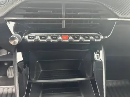 Photo 20 Peugeot 208  BlueHDi 100 S&S BVM6