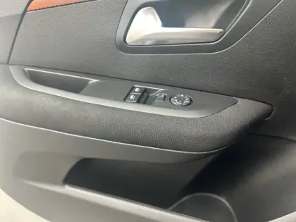 Photo 14 Peugeot 208  BlueHDi 100 S&S BVM6