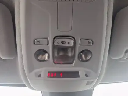 Photo 21 Peugeot 208  BlueHDi 100 S&S BVM6