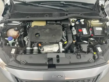 Photo 28 Peugeot 208  BlueHDi 100 S&S BVM6