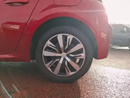 Photo 12 Peugeot 208  BlueHDi 100 S&S BVM6