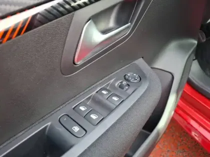 Photo 14 Peugeot 208  BlueHDi 100 S&S BVM6