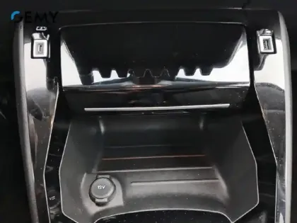 Photo 58 Peugeot 208  PureTech 100 S&S BVM6