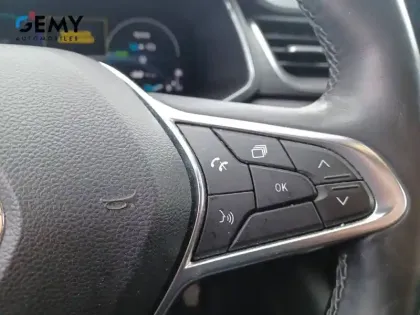 Photo 14 Renault Captur  E-Tech Plug-in 160