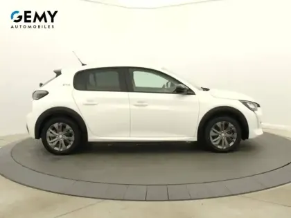 Photo 21 Peugeot 208  Electrique 50 kWh 136ch