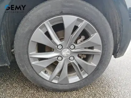 Photo 10 Peugeot 208  Electrique 50 kWh 136ch