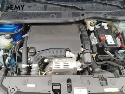 Photo 13 Peugeot 208  PureTech 100 S&S BVM6