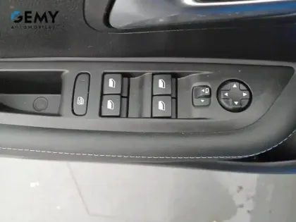 Photo 11 Peugeot 208  PureTech 100 S&S BVM6