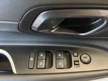 Photo 19 Hyundai I20  1.0 T-GDi 100 DCT-7 Hybrid 48V