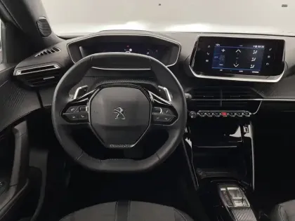 Photo 21 Peugeot 2008  PureTech 130 S&S EAT8