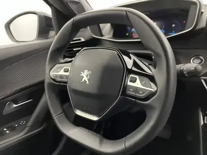 Photo 30 Peugeot 2008  PureTech 130 S&S EAT8