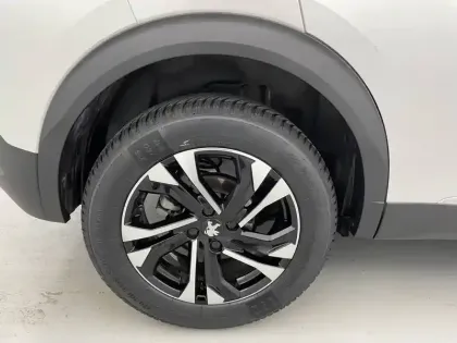 Photo 18 Peugeot 2008  PureTech 130 S&S EAT8