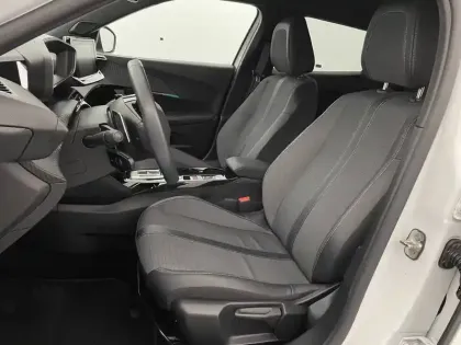 Photo 13 Peugeot 2008  PureTech 130 S&S EAT8