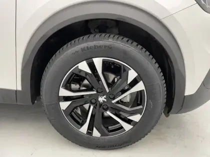 Photo 17 Peugeot 2008  PureTech 130 S&S EAT8