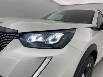 Photo 26 Peugeot 2008  PureTech 130 S&S EAT8