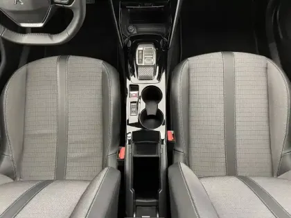 Photo 23 Peugeot 2008  PureTech 130 S&S EAT8