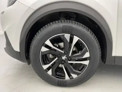 Photo 16 Peugeot 2008  PureTech 130 S&S EAT8