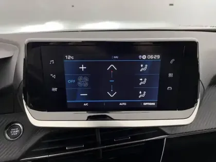 Photo 19 Peugeot 2008  PureTech 130 S&S EAT8