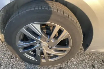 Photo 14 Peugeot 208  PureTech 75 S&S BVM5