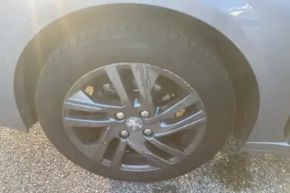 Photo 12 Peugeot 208  PureTech 75 S&S BVM5