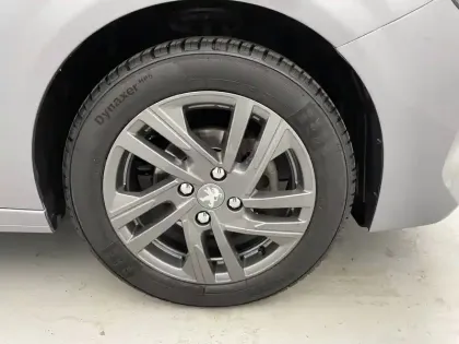 Photo 36 Peugeot 208  PureTech 75 S&S BVM5