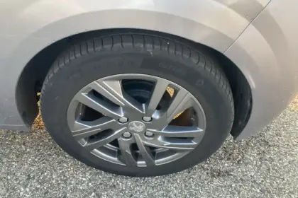 Photo 11 Peugeot 208  PureTech 75 S&S BVM5