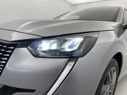 Photo 45 Peugeot 208  PureTech 75 S&S BVM5