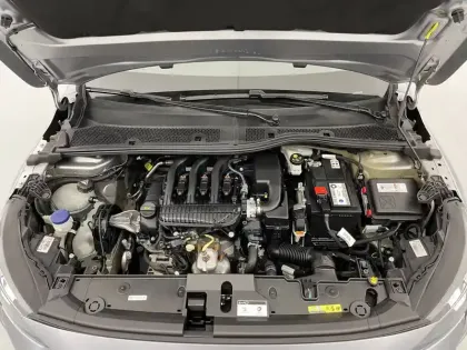 Photo 39 Peugeot 208  PureTech 75 S&S BVM5