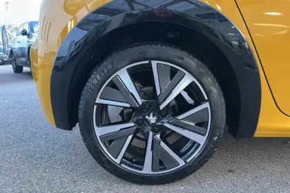 Photo 29 Peugeot 208  BlueHDi 100 S&S BVM6