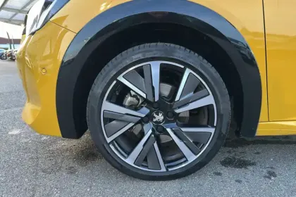 Photo 27 Peugeot 208  BlueHDi 100 S&S BVM6