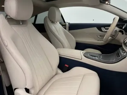 Photo 28 Mercedes Classe E  Coupé 220 d 9G-Tronic