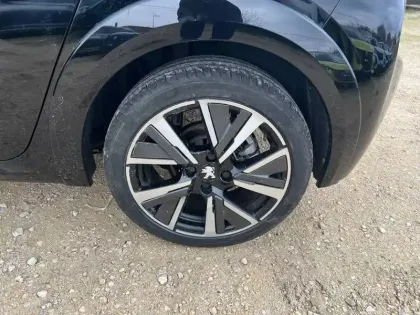 Photo 10 Peugeot 208  PureTech 100 S&S EAT8