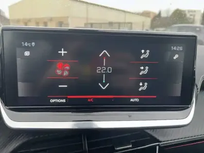 Photo 14 Peugeot 208  PureTech 100 S&S EAT8