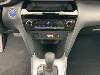 Photo 12 Toyota Yaris  Cross Hybride 116h 2WD Dynamic