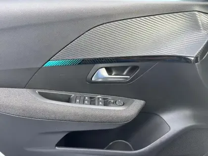 Photo 14 Peugeot 208  BlueHDi 100 S&S BVM6 Style