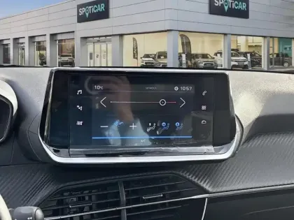 Photo 9 Peugeot 208  BlueHDi 100 S&S BVM6 Style